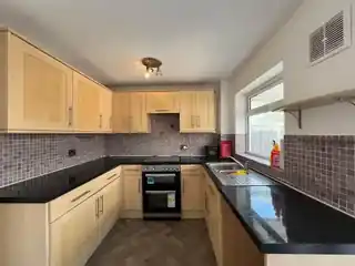 7 Holcote Close, photo 3
