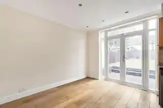 7 Kenley Gardens, photo 4
