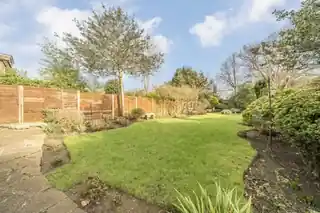 7 Kent Avenue, photo 4
