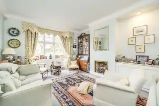 7 Kent Avenue, photo 2