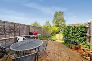 7 Livingstone Road, photo 3