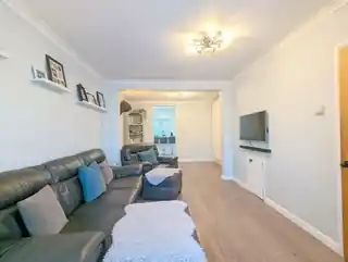 7 Longford Avenue, photo 4