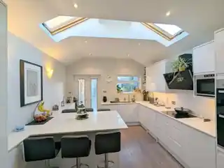 7 Longford Avenue, photo 3