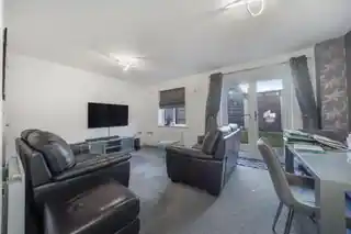 7 Lowewood Road, photo 2