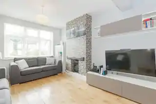 7 Martens Avenue, photo 2