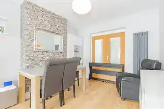 7 Martens Avenue, photo 3