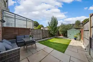 7 Mellows Road, photo 2