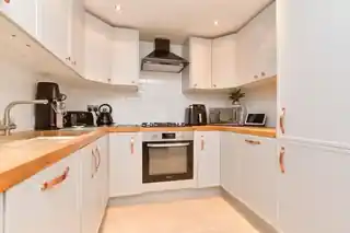7 Myrtle Road, photo 3