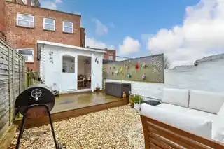 7 Myrtle Road, photo 2