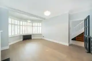 7 Priory Gardens, photo 2