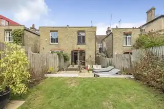 7 Priory Road, photo 2