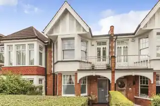 7 Priory Road, photo 4