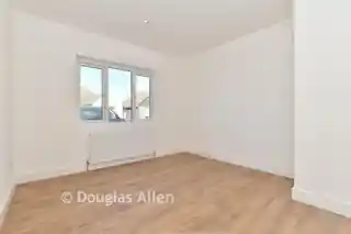 7 Purland Close, photo 3
