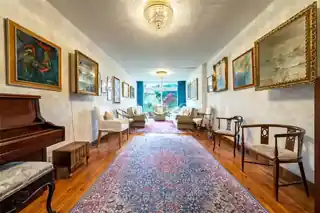 7 Russell Gardens, photo 2