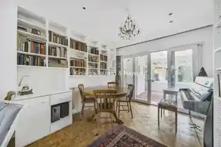 7 St Regis Close, photo 2