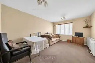 7 Sycamore Close, photo 2