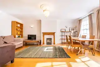 7 Tarrant Place, photo 2