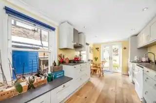 7 Thompson Road, photo 4