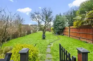 7 Tudor Way, photo 2