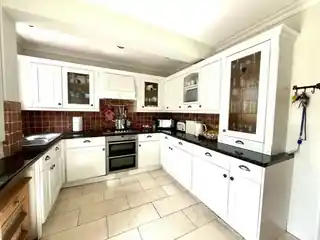 7 Vallis Way, photo 3