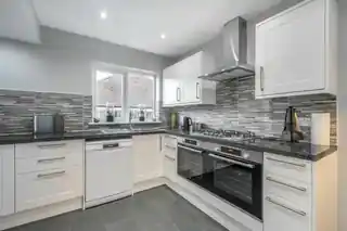 7 Waverley Avenue, photo 2