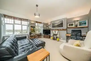 7, Westfield Court, Portsmouth Road, photo 2