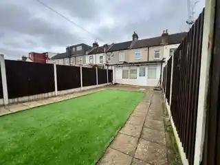 7 Westwood Road, photo 2