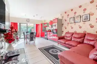 7 Wolsey Close, photo 3
