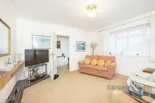 7 Woodstock Close, photo 2