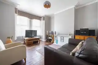7 Wynndale Road, photo 3