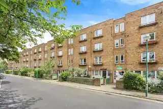 70 Brecknock Road, photo 2