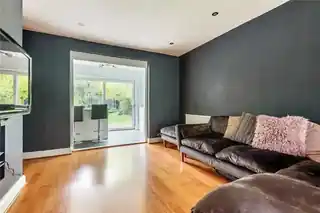 70 Cranbrook Road, photo 3