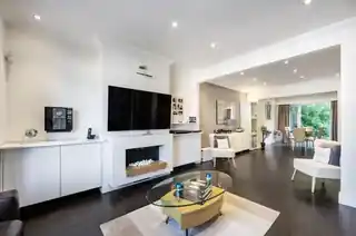 70 Dovedale Avenue, photo 2