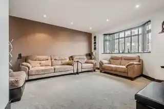 70 Farndale Avenue, photo 4