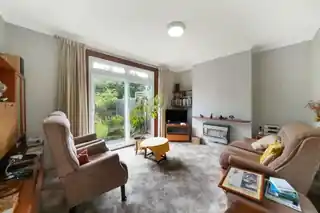 70 Fernbrook Drive, photo 2
