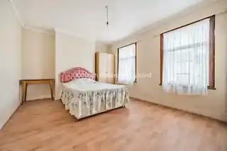 70 Glenthorne Road, photo 4