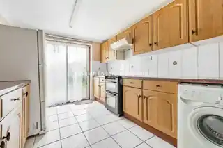 70 Glenthorne Road, photo 2