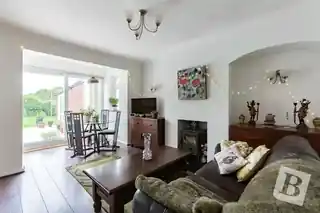 70 Haynes Road, photo 2