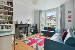 70 Heathwood Gardens, photo 2
