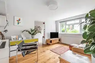 70 Leyland Road, photo 4