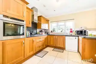 70 Leyswood Drive, photo 4