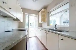 70 Morden Way, photo 3