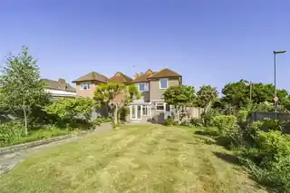 70 Motspur Park, photo 2