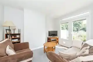 70 Redfern Avenue, photo 2