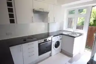 70 Station Road, photo 2