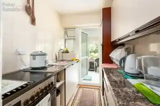 70 Thames Avenue, photo 3