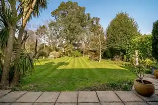 70 Warham Road, photo 2