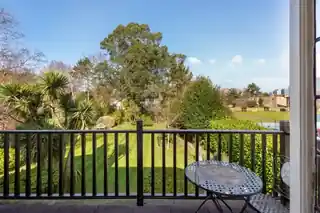 70 Warham Road, photo 3