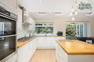 70 Woodberry Way, photo 2