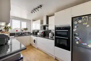 70 Wyemead Crescent, photo 3